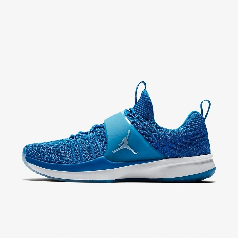 Sz 9 Jordan Trainer 2 Flyknit in the